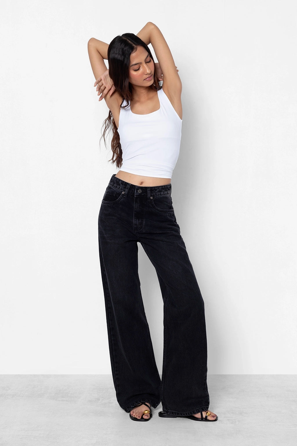 Women's Solid Black Straight Fit Jean