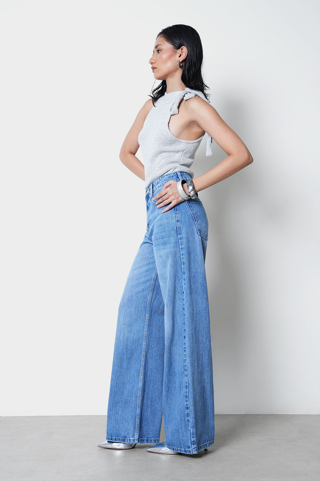 Mid-Wash Slubbed Straight Jeans
