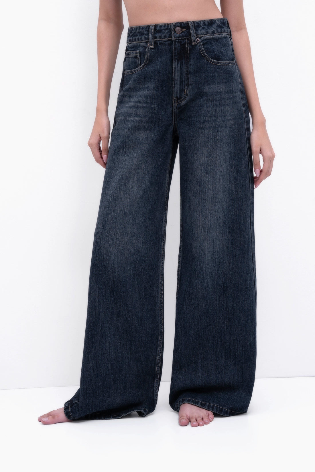 Slubbed Effect Straight Fit Jeans