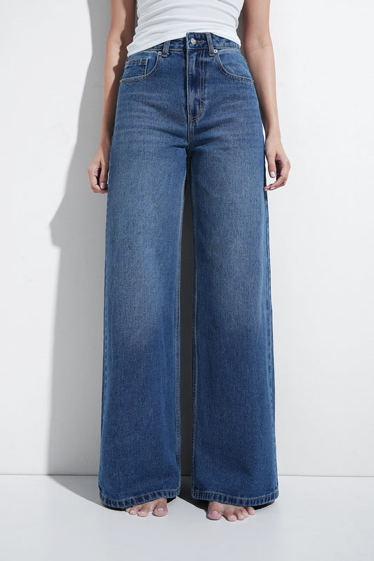 B019 Straight Leg Jeans
