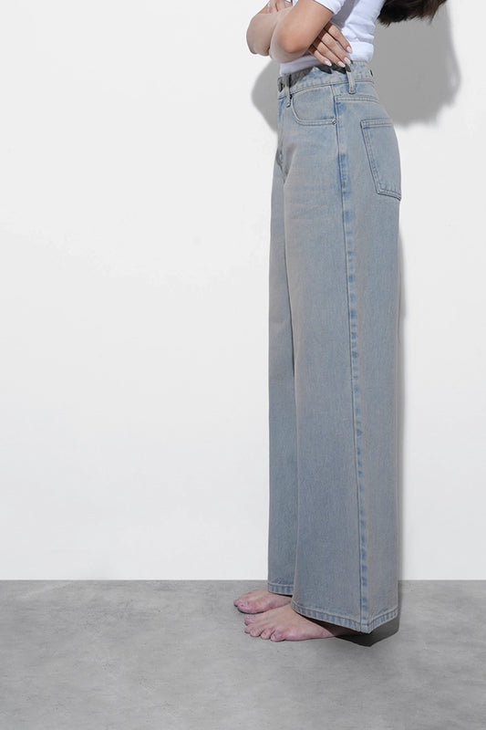 BLR1 High-Rise Straight Jeans