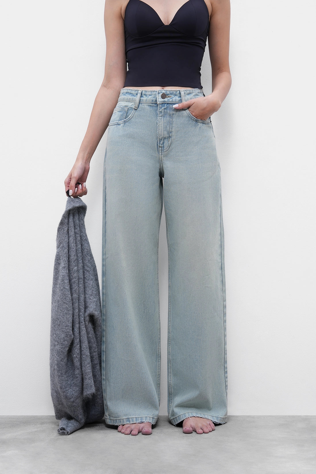 BLR5 High-Rise Straight Jeans