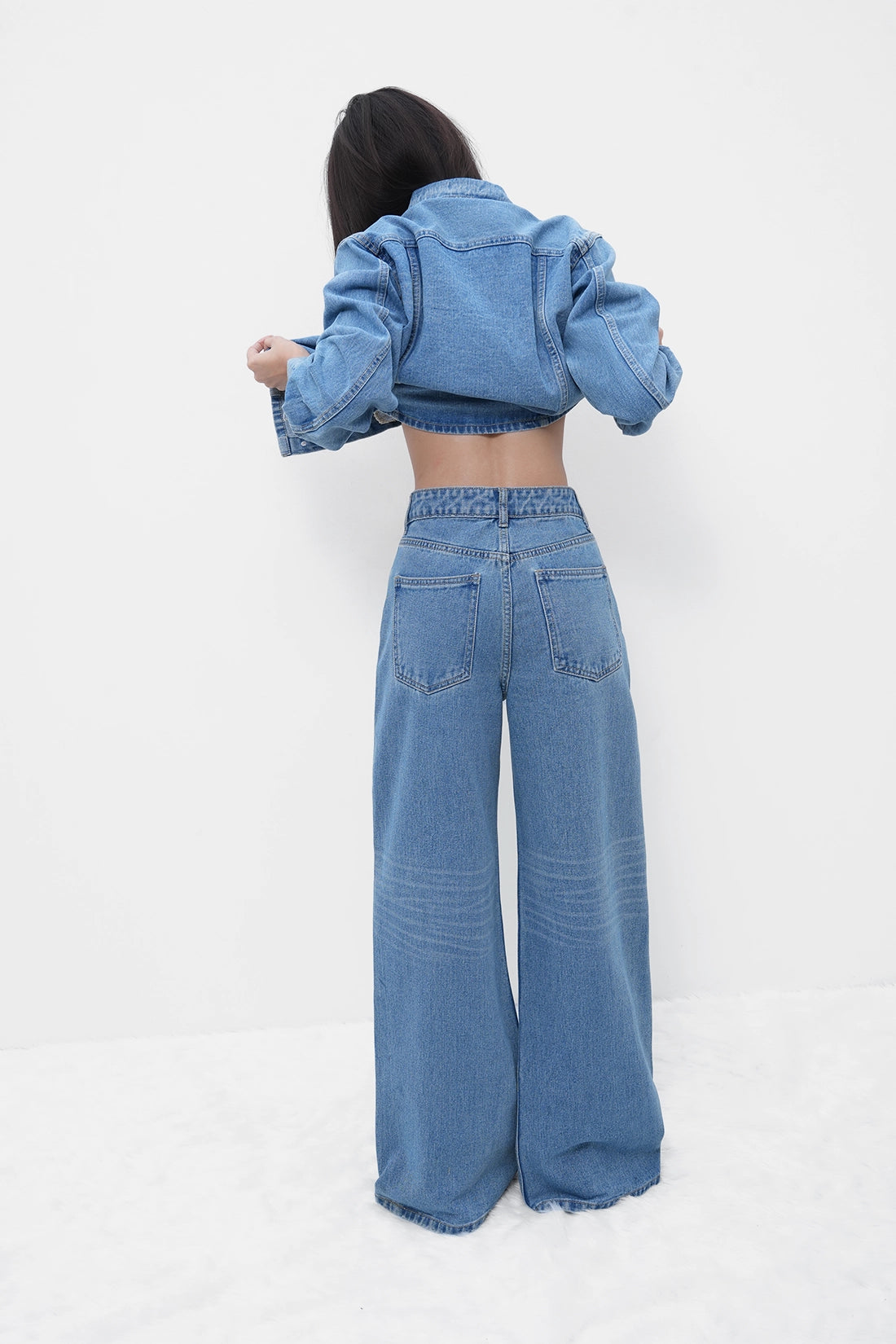 BLR4 High-Rise Straight Jeans