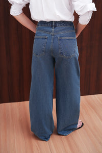 B08 Straight Leg Jeans