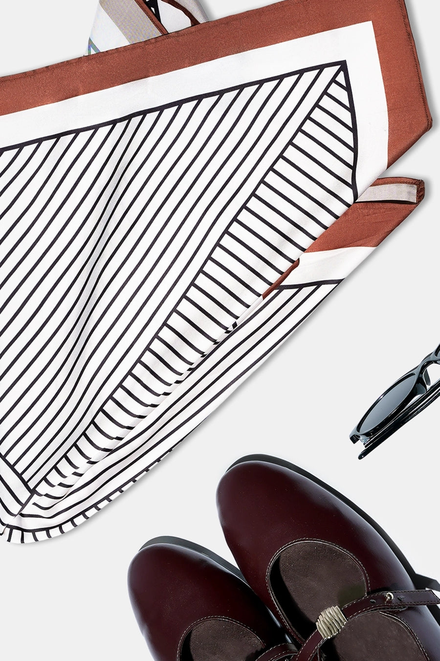 Geometric Stripe-Print Scarf