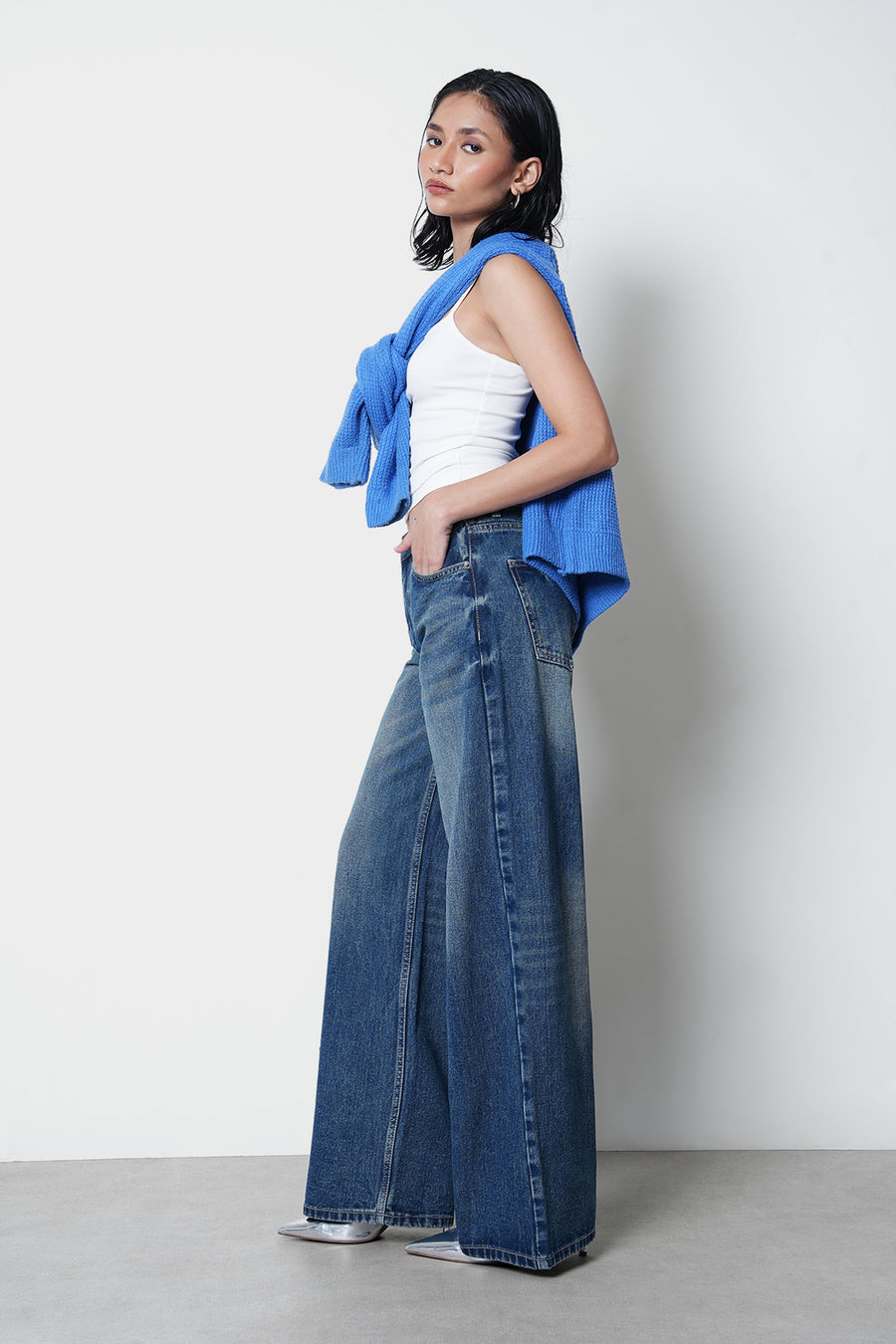 Mid-Rise Tinted Straight Jeans