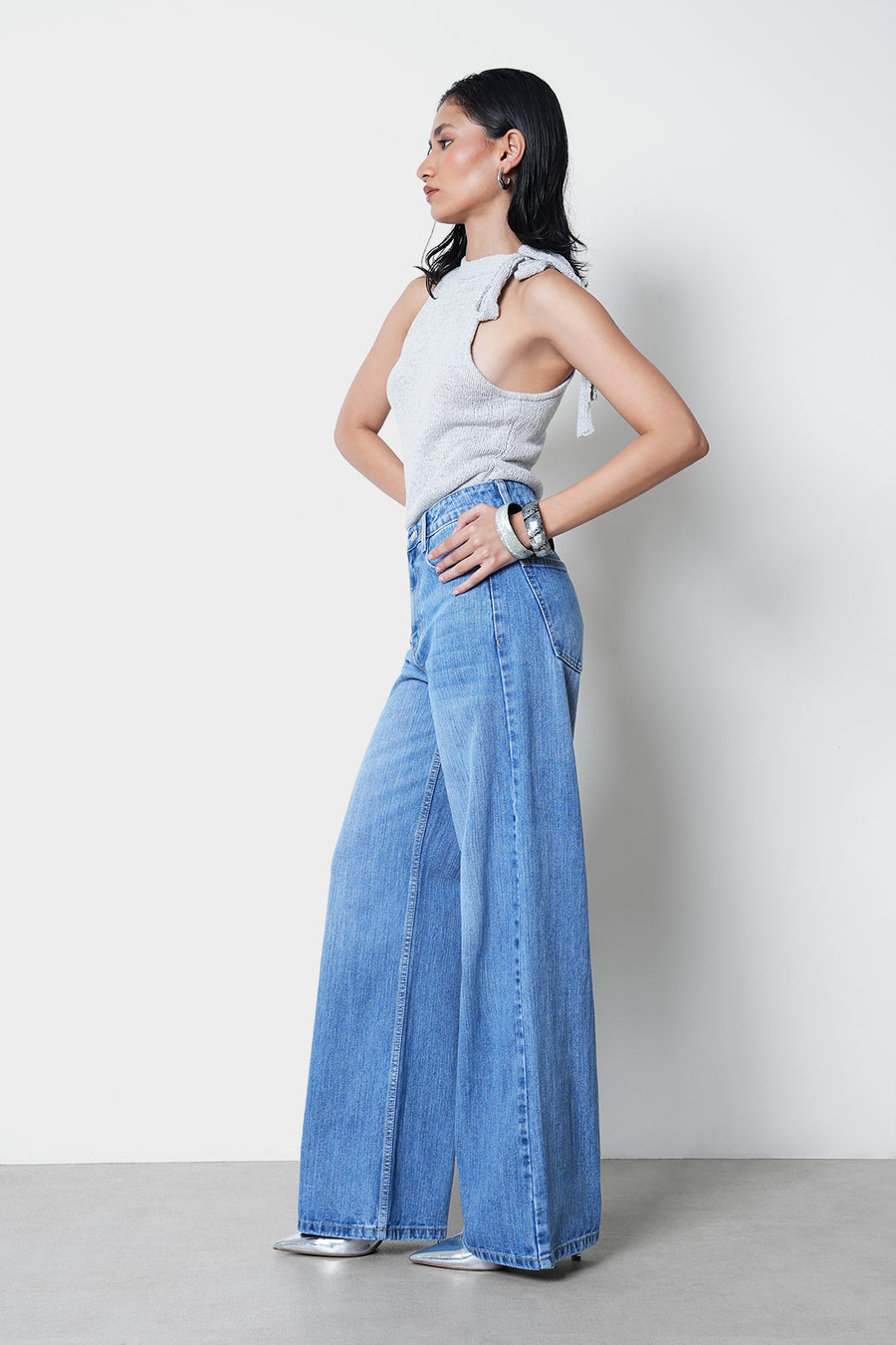 Mid-Wash Slubbed Straight Jeans