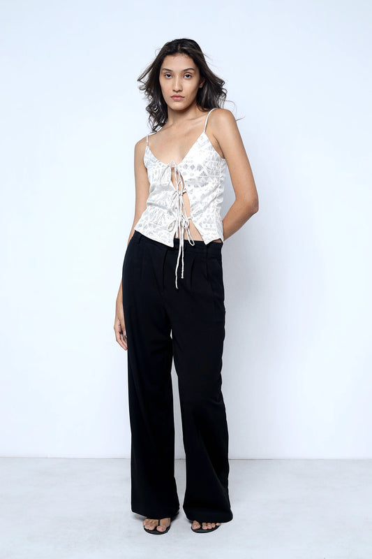 Asymmetric Tie-in Front Top