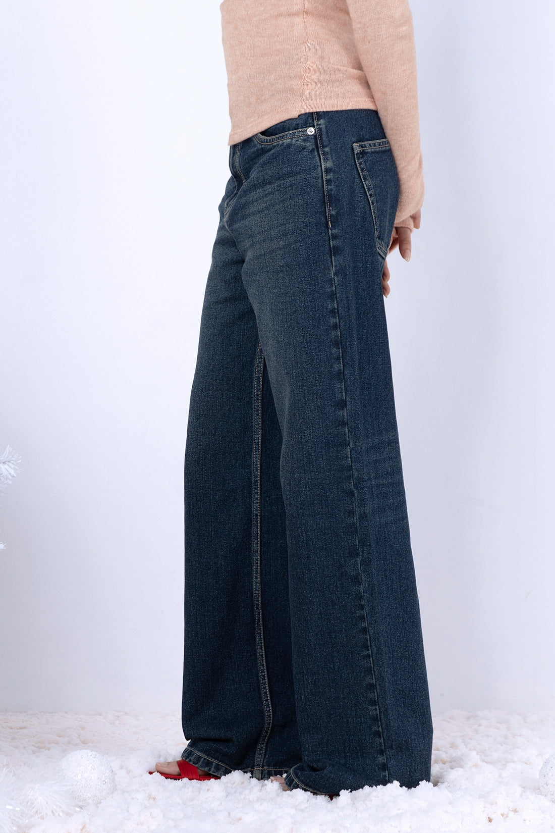 B010 Straight Leg Jeans