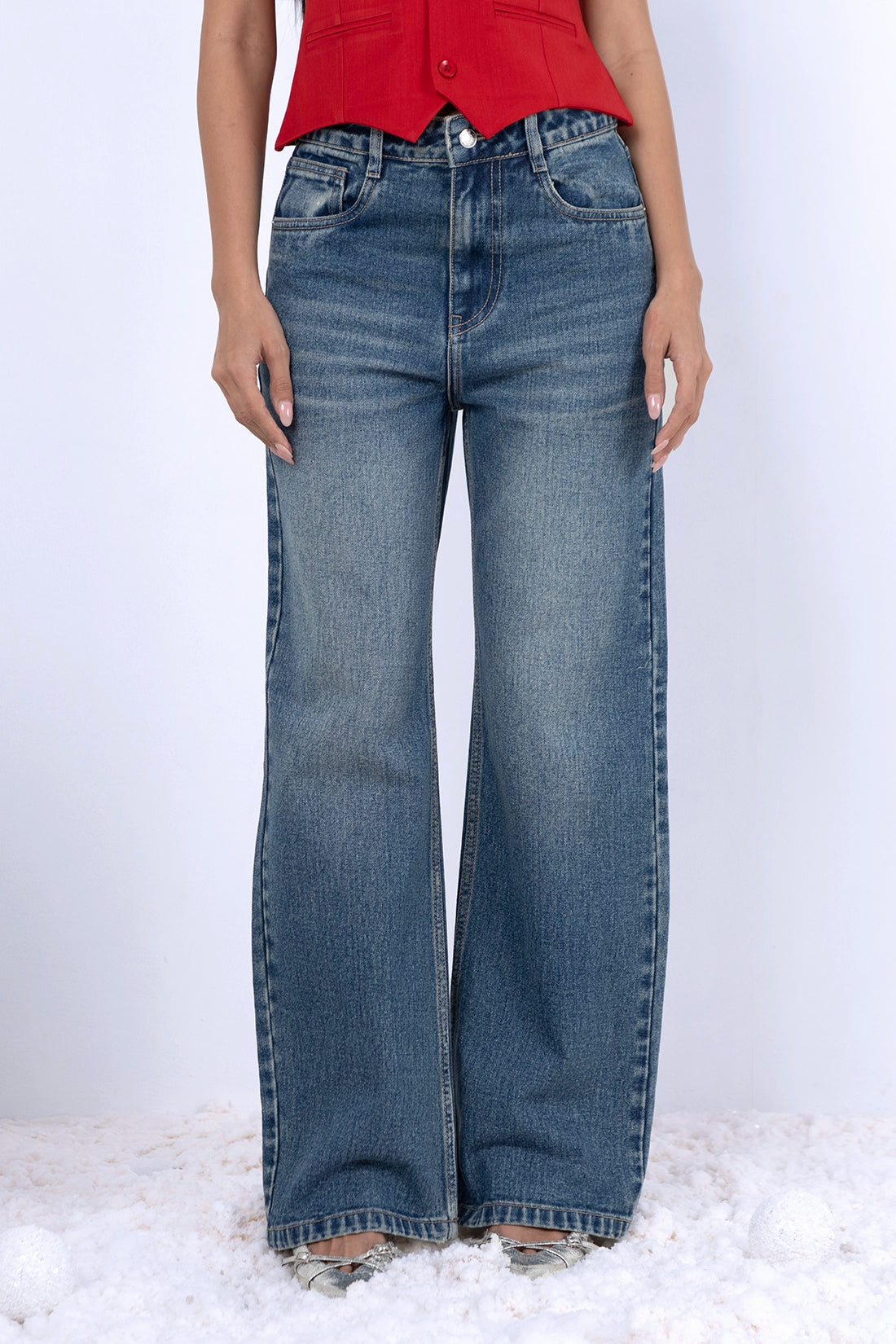 B08 Straight Leg Jeans