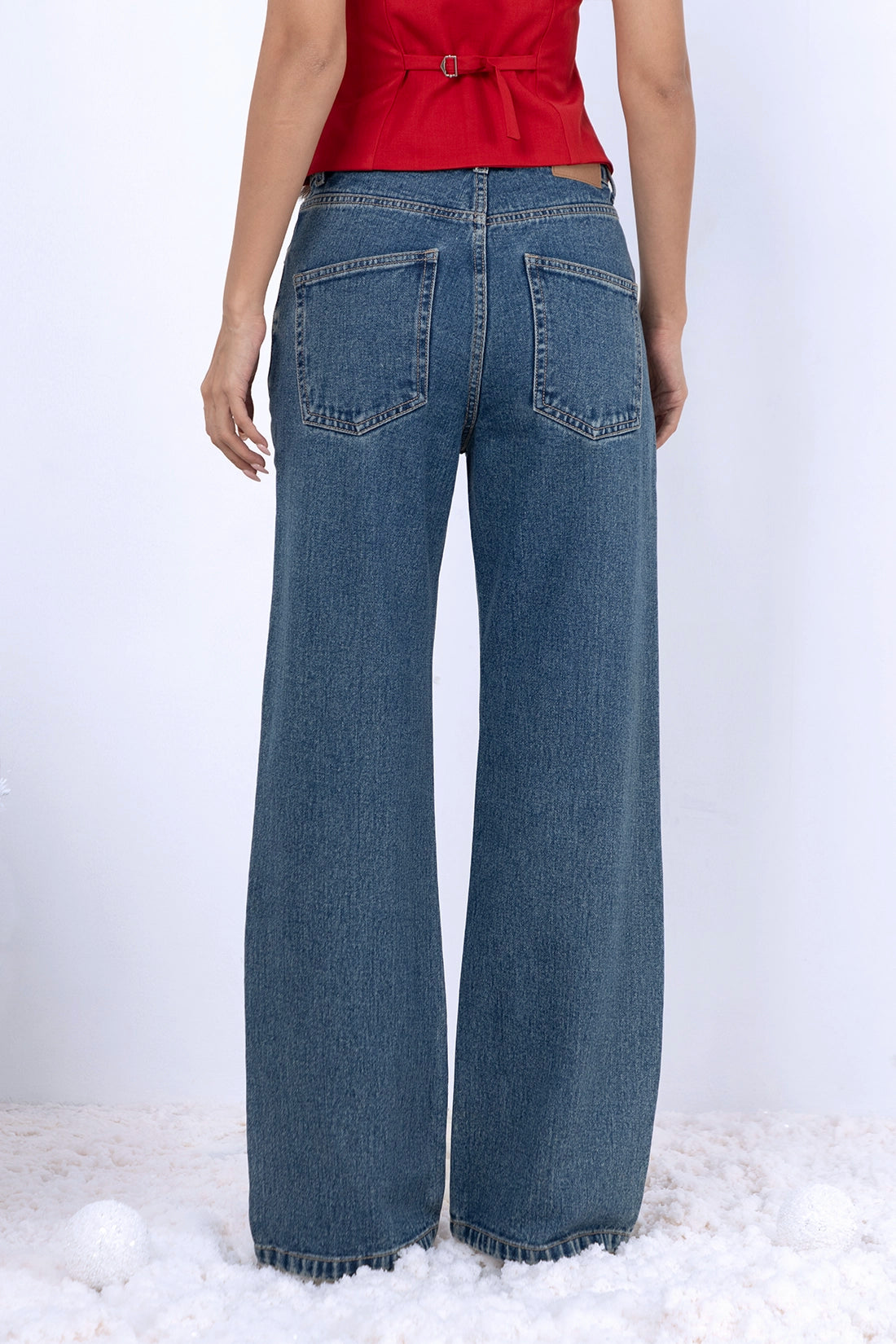 B08 Straight Leg Jeans