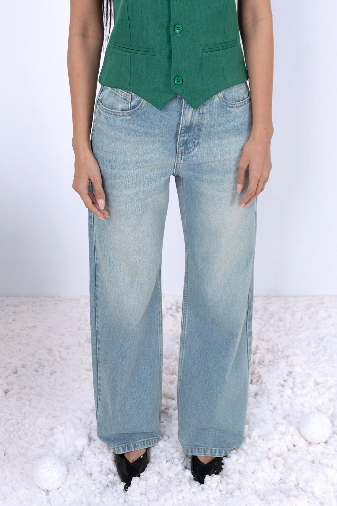 B09 Straight Leg Jeans