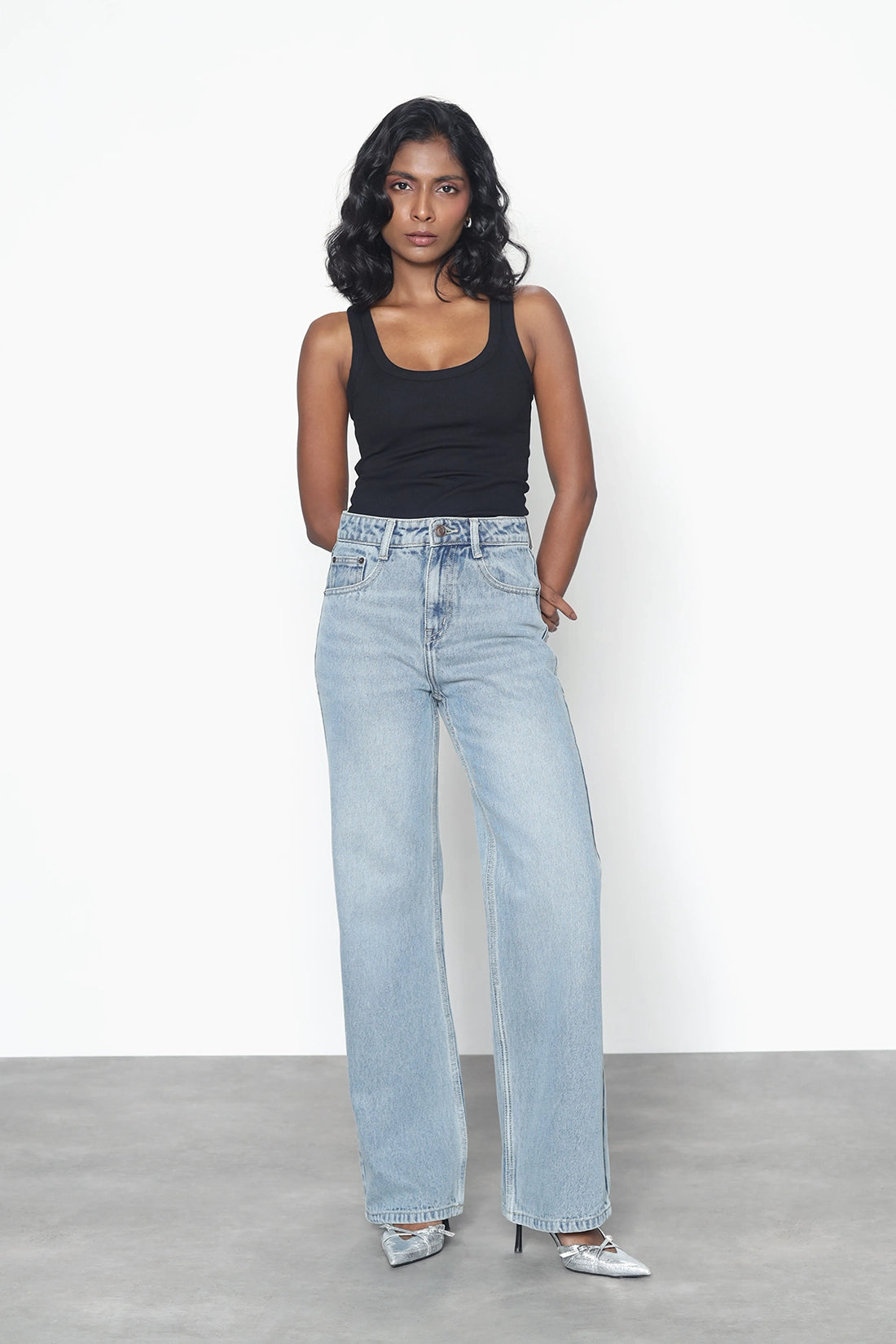 B05 Straight Leg Jeans