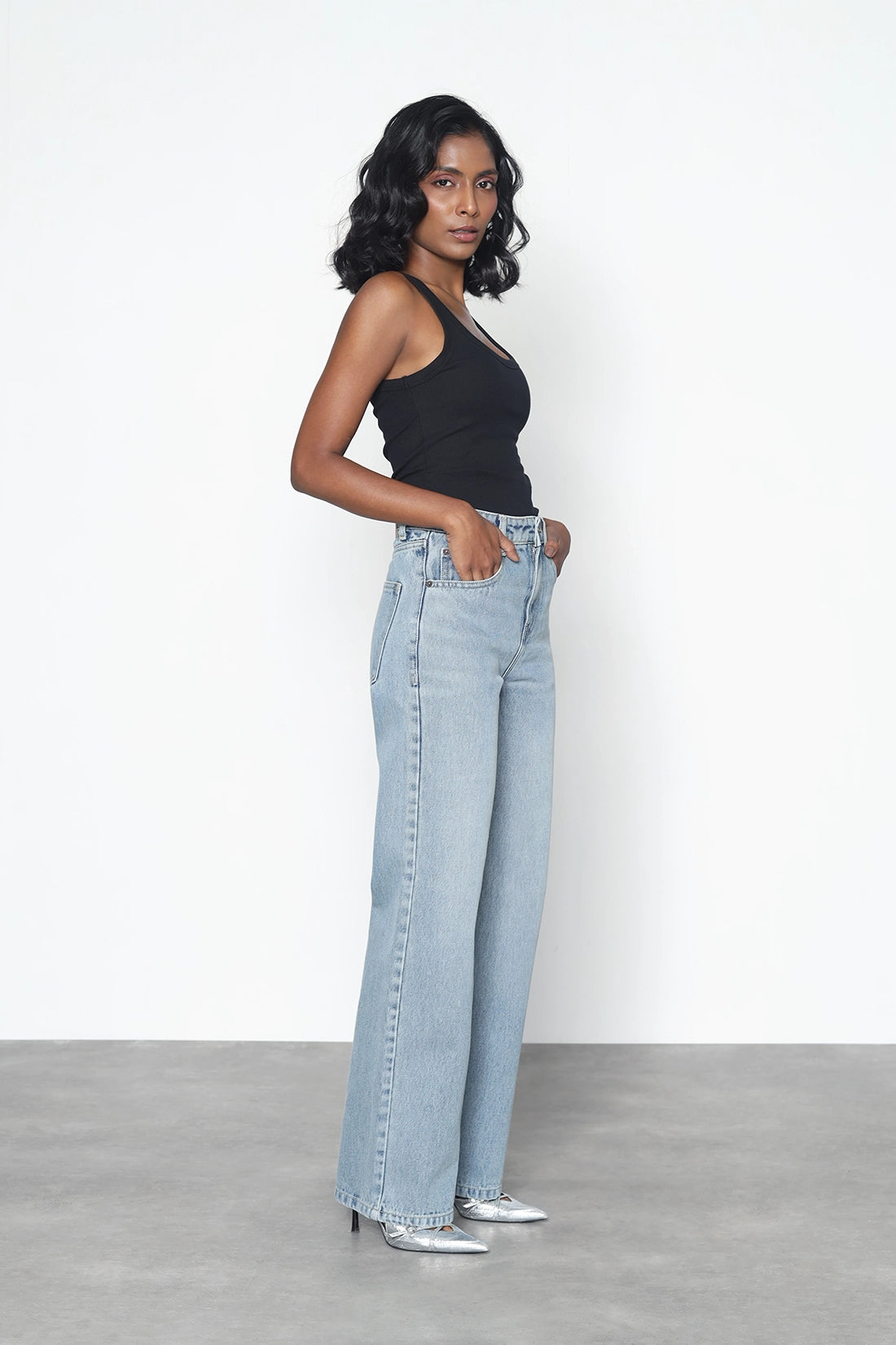 B05 Straight Leg Jeans