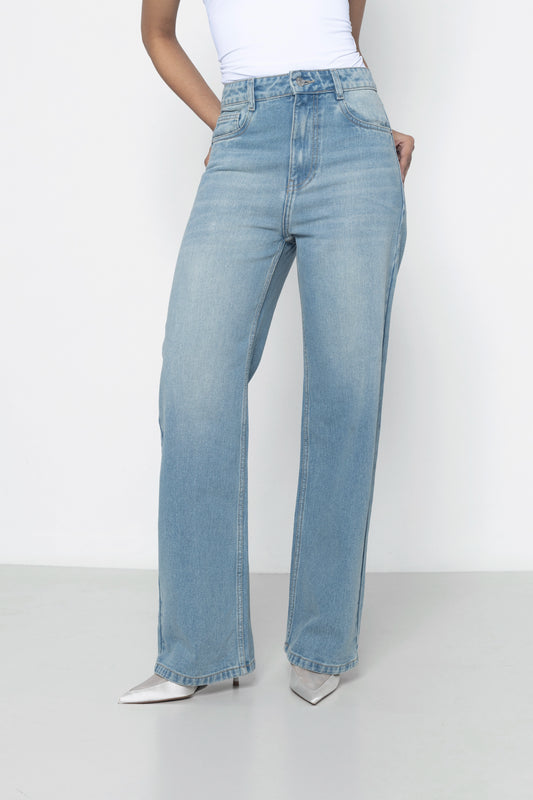 B012 Straight Leg Jeans