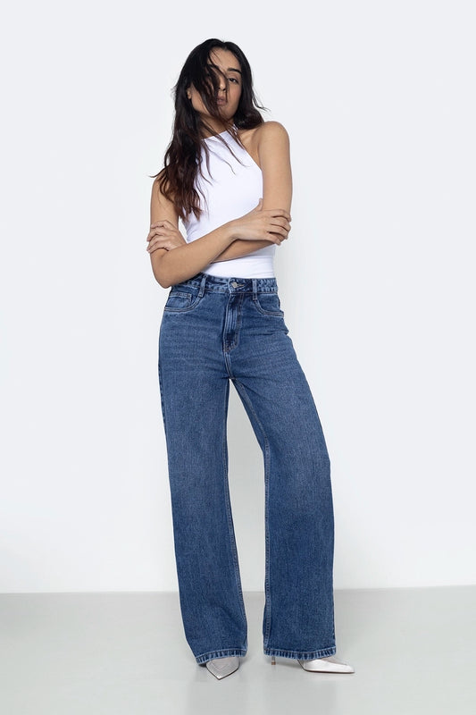 B011 Straight Leg Jeans