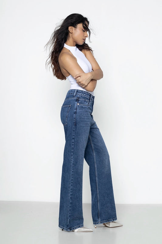 B011 Straight Leg Jeans