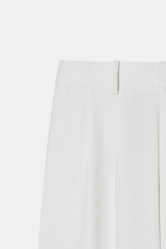Relaxed Fit Pleated Trouser - White
