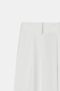 Relaxed Fit Pleated Trouser - White