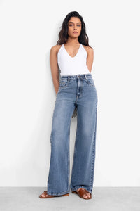 B013 Straight Fit Jeans