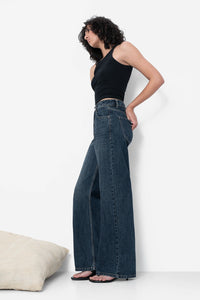 Slubbed Effect Straight Fit Jeans