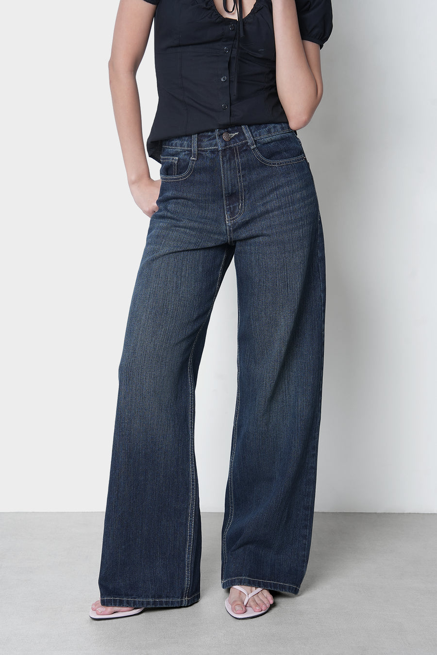 Slubbed Effect Straight Fit Jeans