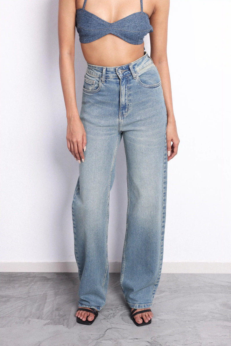 B03 Straight Leg Jeans