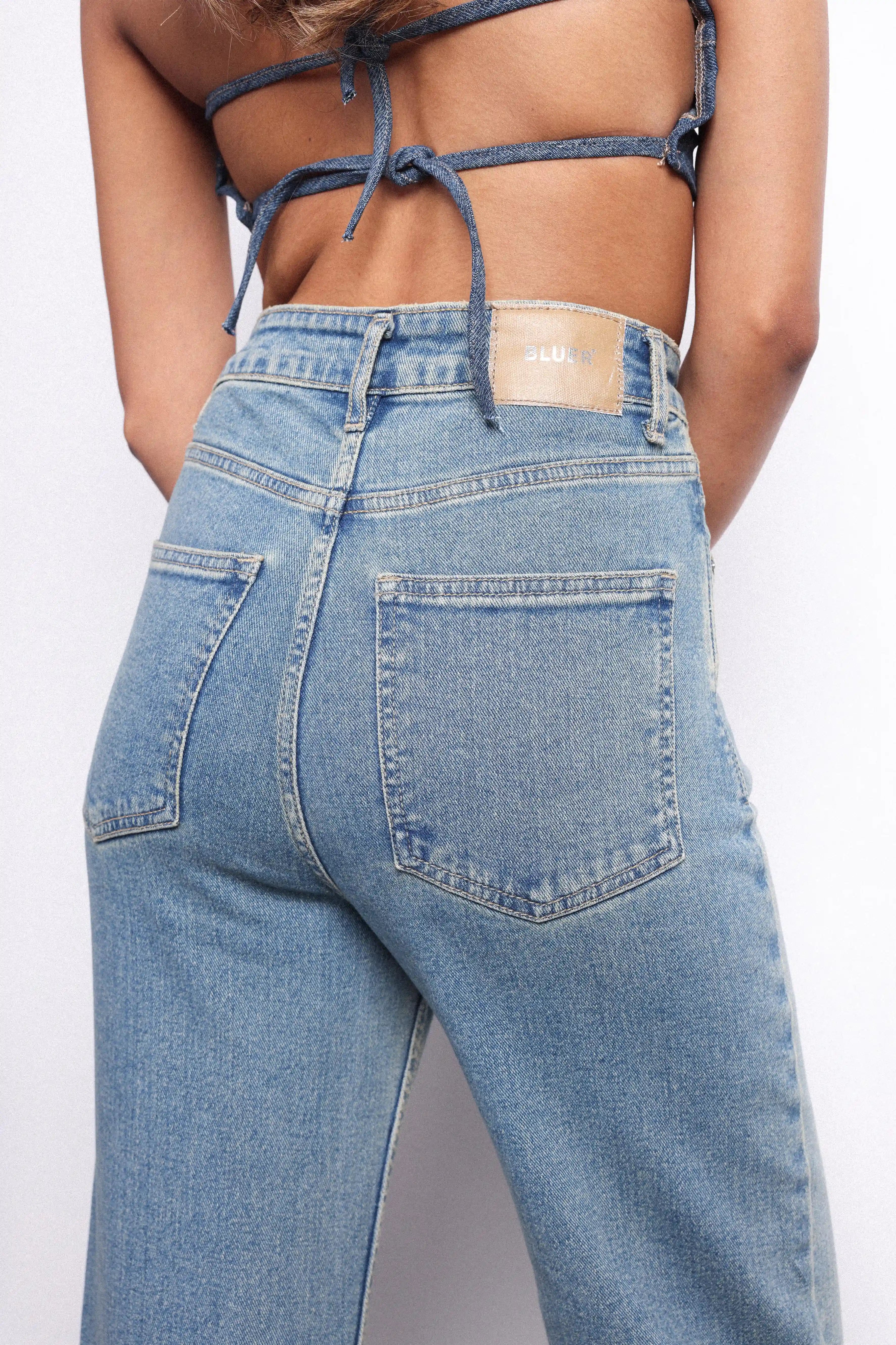 B03 Straight Leg Jeans