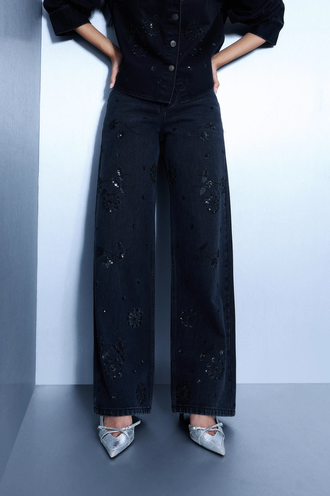Hand Embroidered Floral Straight Jeans - Black